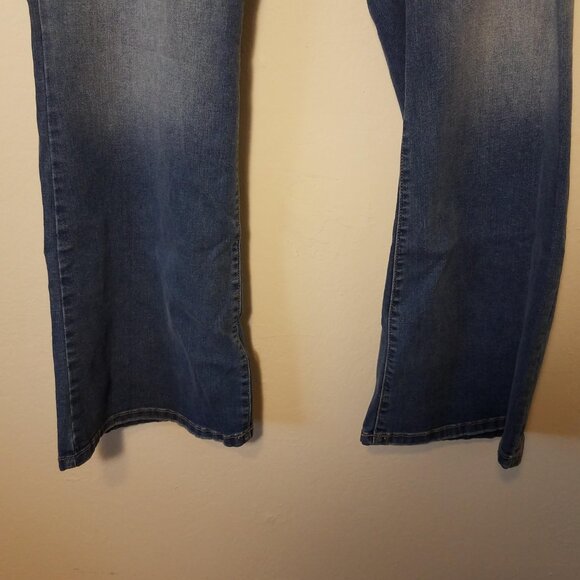 Torrid Jeans Womens 24R Blue Luxe Slim Boot Typhoon Super Stretch Denim 13743485 - Picture 2 of 9